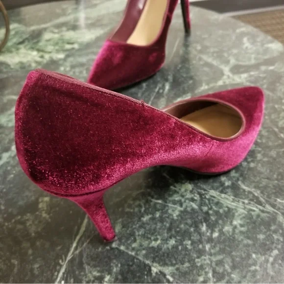 APT 9 DYNAMIC COMFORT HEELS SZ. 8.5 in cranberry velveteen - Picture 2 of 5
